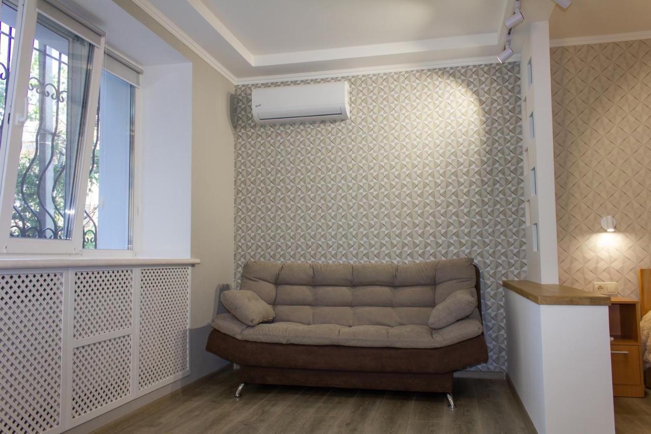 Уютная Vip-Студия В Центре. Vinnytsia Bagian luar foto